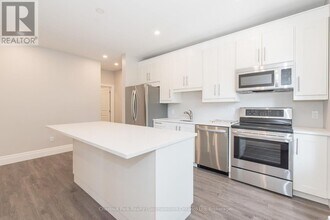113 Young St in Kitchener, ON - Building Photo - Building Photo