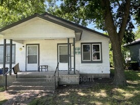 403 W 13th in Ada, OK - Building Photo