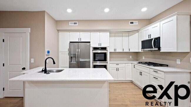 property at 5 Monmouth St