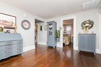 83 Orange St, Unit 2 in Boston, MA - Foto de edificio - Building Photo