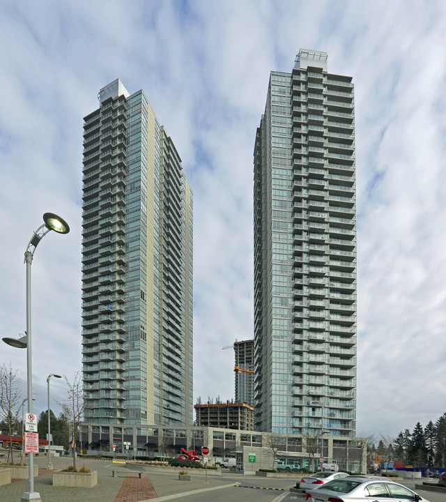 Park Place II in Surrey, BC - Building Photo