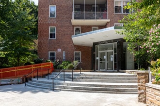 Edmond Lee in Riverdale, NY - Foto de edificio - Building Photo