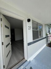27 NW 41st St in Miami, FL - Building Photo - Building Photo