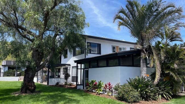 property at 62-1213-1213 Puahia St