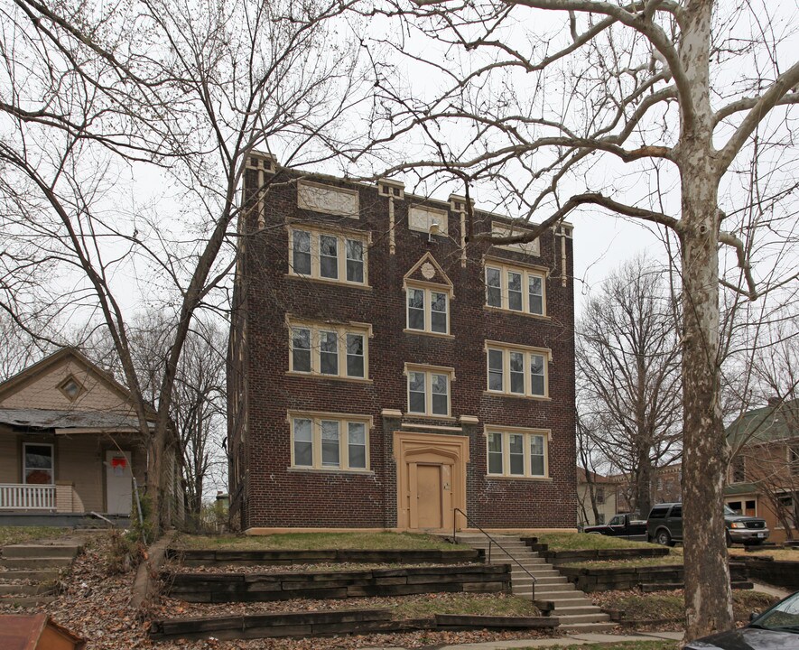 4010 Forest Ave in Kansas City, MO - Foto de edificio