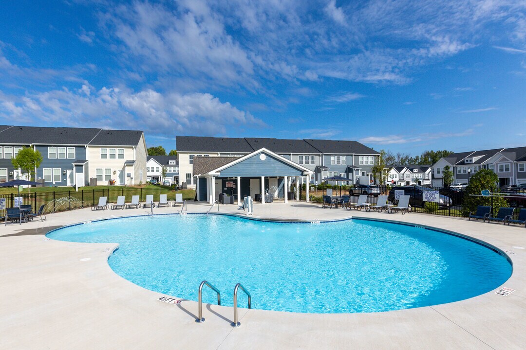 Covey Homes Harrison Bridge in Simpsonville, SC - Foto de edificio