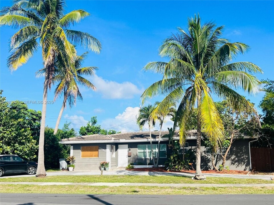 1040 Lyons Park Dr in Pompano Beach, FL - Building Photo
