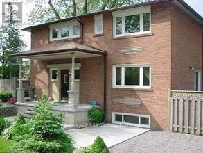 433 Orano Ave in Mississauga, ON - Building Photo - Building Photo