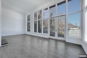11 Vela Way in Edgewater, NJ - Building Photo - Building Photo