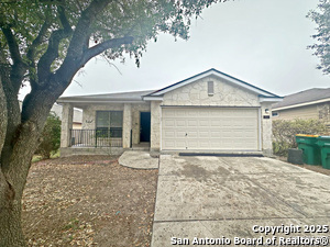 515 Diana Dr in Converse, TX - Building Photo