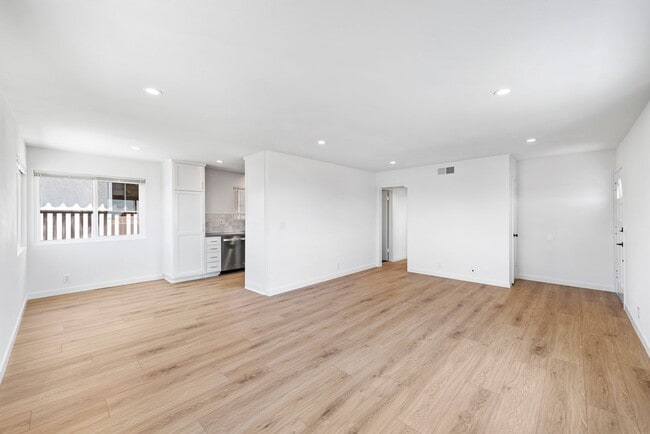 223 Avenida Victoria in San Clemente, CA - Building Photo - Building Photo