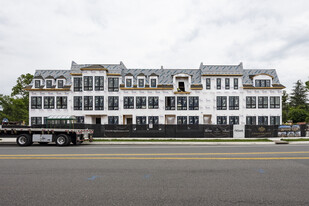 Chain Bridge Estates in McLean, VA - Foto de edificio - Building Photo