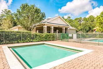 Whispering Woods Apartments in St. Augustine, FL - Building Photo - Building Photo