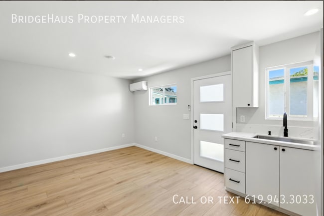 205 Hensley St in San Diego, CA - Building Photo - Building Photo