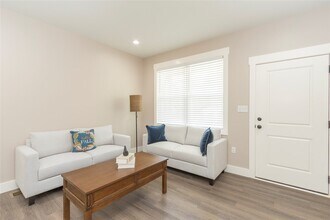 413 W 2nd Ave in Easley, SC - Building Photo - Building Photo