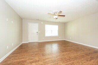 639 Big Hurricane Dr in La Vergne, TN - Building Photo - Building Photo