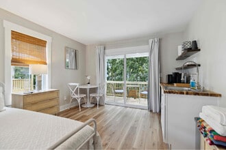 5069 Peachtree Ave, Unit Unit A in Wilmington, NC - Building Photo - Building Photo