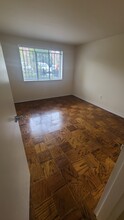 10220 Rockville Pike, Unit 202 Grosvenor Park in Rockville, MD - Foto de edificio - Building Photo