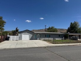 49500 Alan Ave in Tehachapi, CA - Building Photo