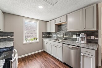 343 Cambridge St in Kansas City, KS - Building Photo - Building Photo