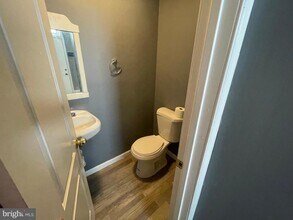 2133 W Mulberry St in Baltimore, MD - Building Photo - Building Photo