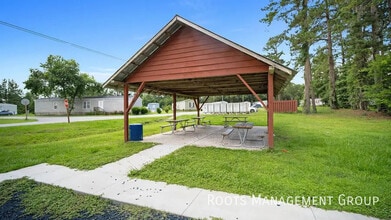 300 Brantley Dr in Hinesville, GA - Building Photo - Building Photo