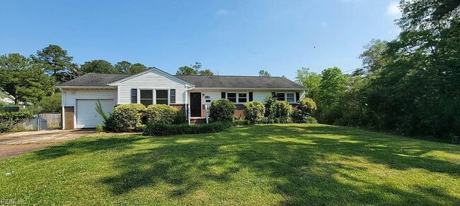 49 Church St in Poquoson, VA - Building Photo - Building Photo