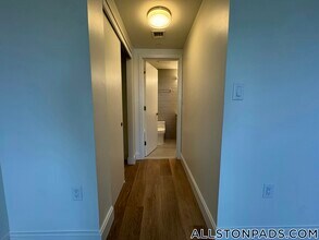 1079 Commonwealth Ave, Unit 529 in Boston, MA - Building Photo - Building Photo