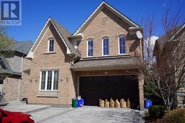 151 Gillett Dr in Ajax, ON - Building Photo - Building Photo