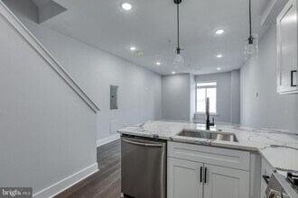 402 W Berks St-Unit -2 in Philadelphia, PA - Building Photo - Building Photo