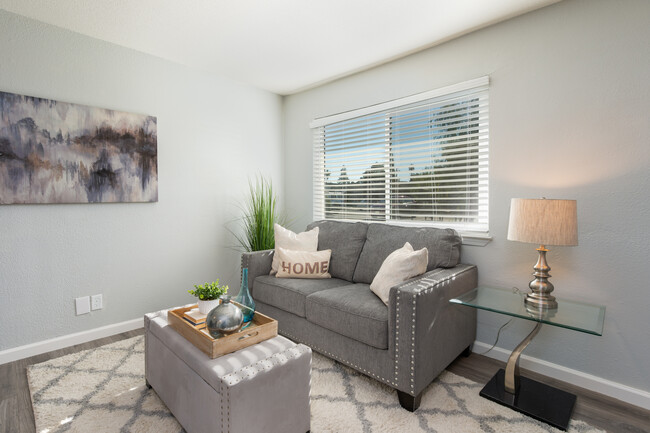 La Madera Apartments at 935 W. Swain Road in Stockton, CA - Building Photo - Interior Photo