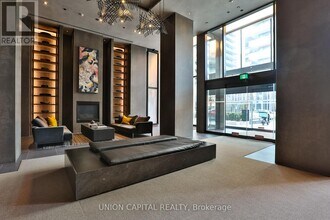 55 Charles St E in Toronto, ON - Building Photo - Building Photo