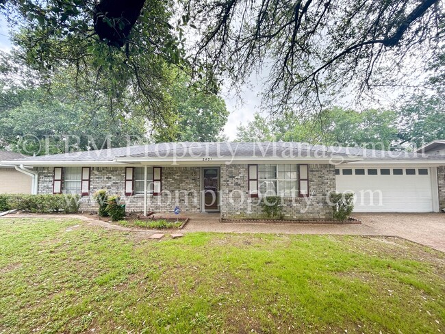 property at 2401 Renee St