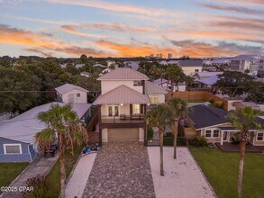 407 Petrel St in Panama City Beach, FL - Building Photo - Building Photo
