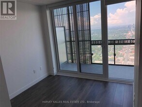 5206-5208 EGLINTON Ave in Toronto, ON - Building Photo - Building Photo