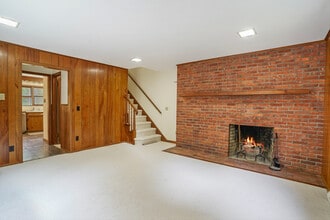 35 Deacon Abbott Rd in Redding, CT - Building Photo - Building Photo