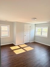 95 Thompson Ave in Dover, NJ - Foto de edificio - Building Photo