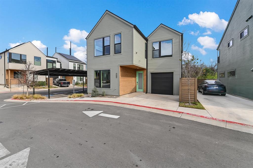 2211 E M. Franklin Ave in Austin, TX - Building Photo