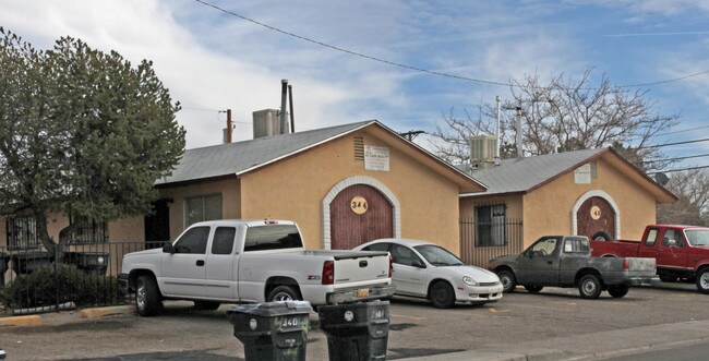 344-348 Charleston St SE in Albuquerque, NM - Building Photo - Building Photo