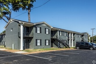 Graceland Pointe Apartments in Memphis, TN - Foto de edificio - Building Photo