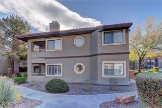 5020 S Rainbow Blvd in Las Vegas, NV - Building Photo - Building Photo