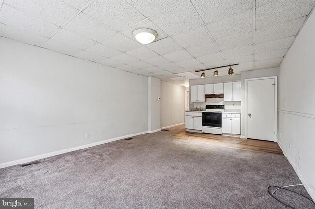 property at 271 N Wycombe Ave