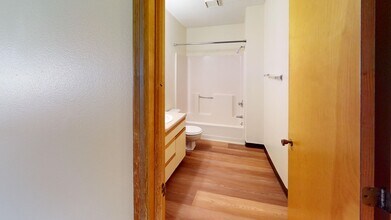 805 Delaware Ave in Ames, IA - Building Photo - Building Photo