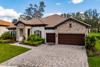 The Sanctuary in Brandon, FL - Foto de edificio - Building Photo