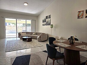 2547 Estancia Blvd in Clearwater, FL - Building Photo - Building Photo