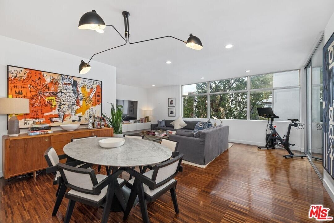 7960 Selma Ave in Los Angeles, CA - Building Photo