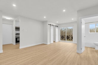 1220 Hamilton St in Cambridge, ON - Building Photo - Building Photo