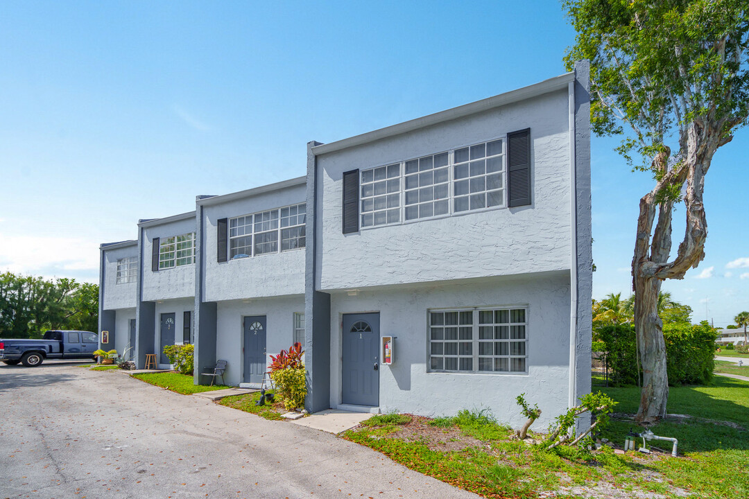 Vista Townhomes in Boca Raton, FL - Foto de edificio