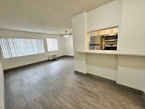 3730 S Sepulveda Blvd, Unit 103 in Los Angeles, CA - Building Photo - Building Photo