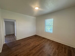 431 E 8th St in Dallas, TX - Foto de edificio - Building Photo